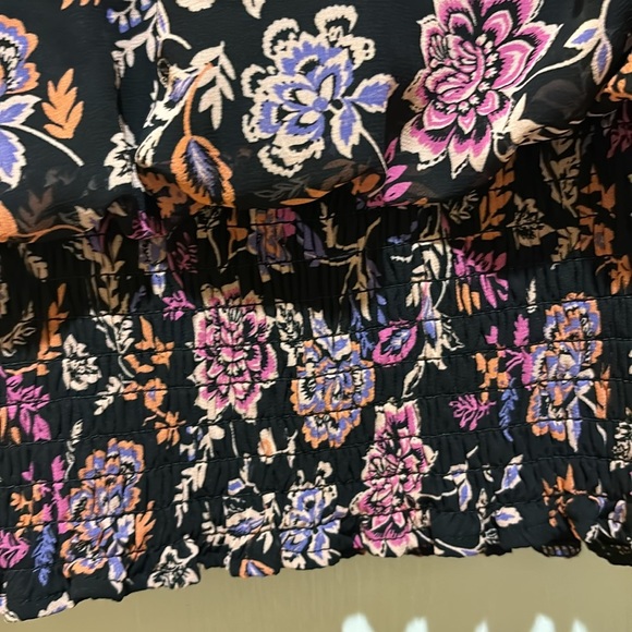 SAME AND JESS…BLACK AND PINK ORANGE AND PURPLE FLORAL BLOUSE SHEER OVERLAY LINED - Picture 5 of 6